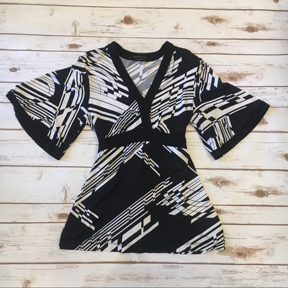 BCBGMaxAzria Black White Kimono Wrap Top Size Medium - Picture 1 of 9